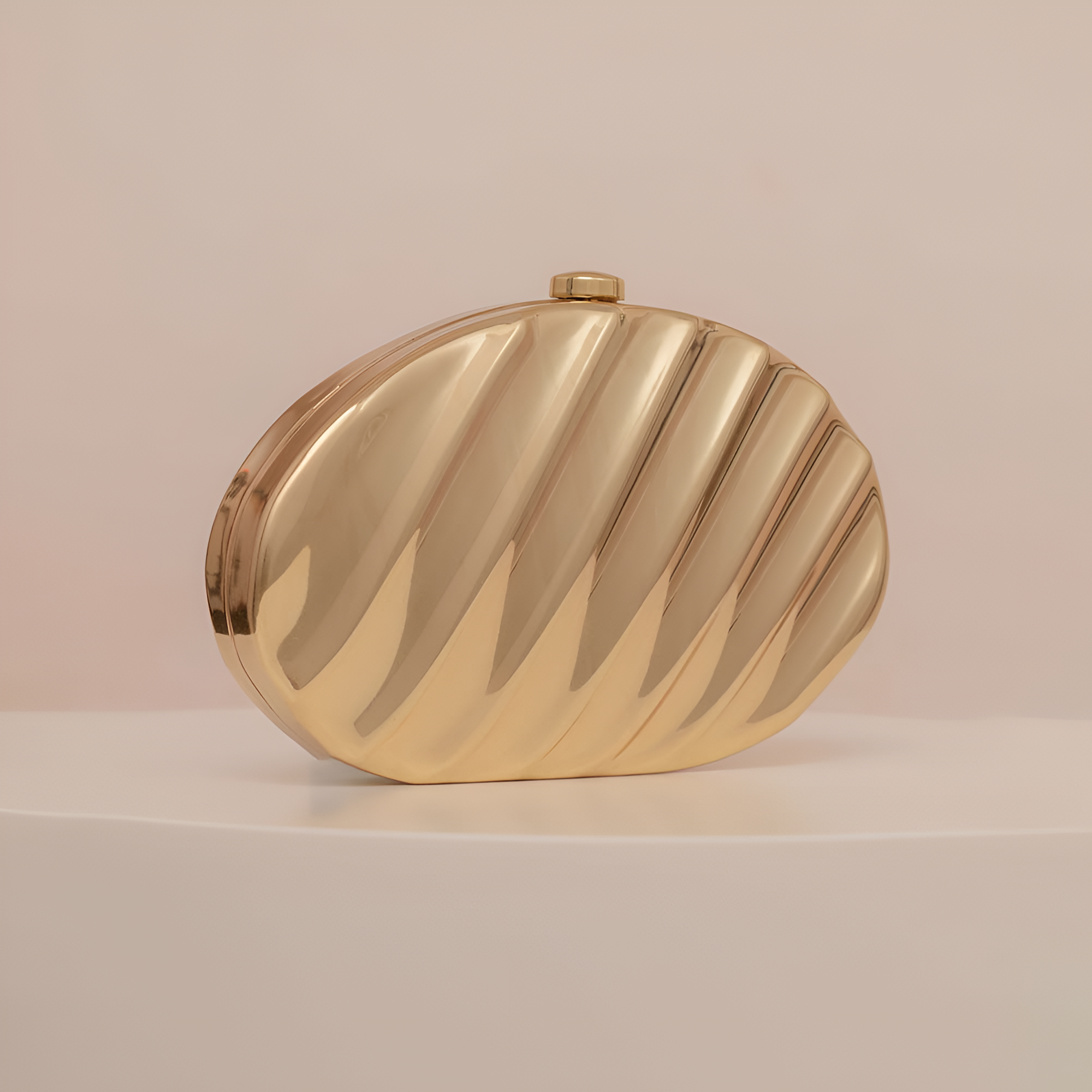 <tc>Alina シェルクラッチ</tc>