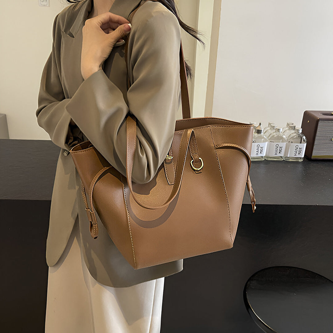 <tc>Ivy ミディアム トートバッグ</tc>